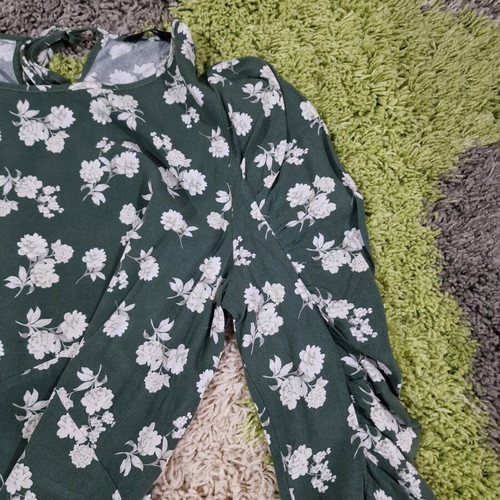 George UK blouse green floral with ruched sleeves, like new, size M