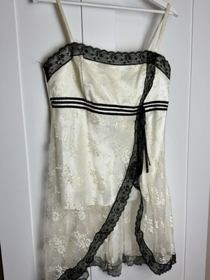 Top white sugar with black lace strap women's medium large used