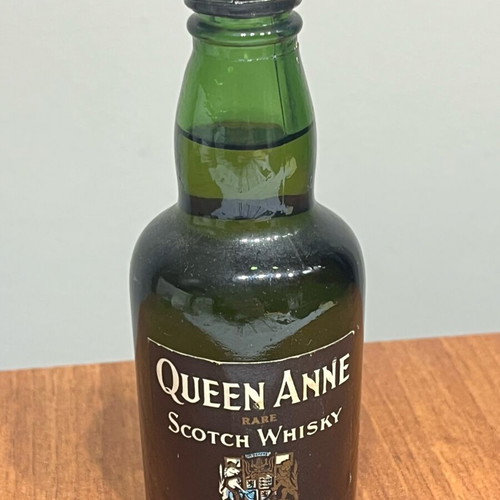 Queen Anne vintage whisky miniature new, sealed