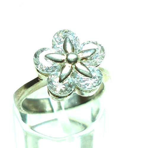 Fashion silver 925 ring with brilliant cut zirconia new
