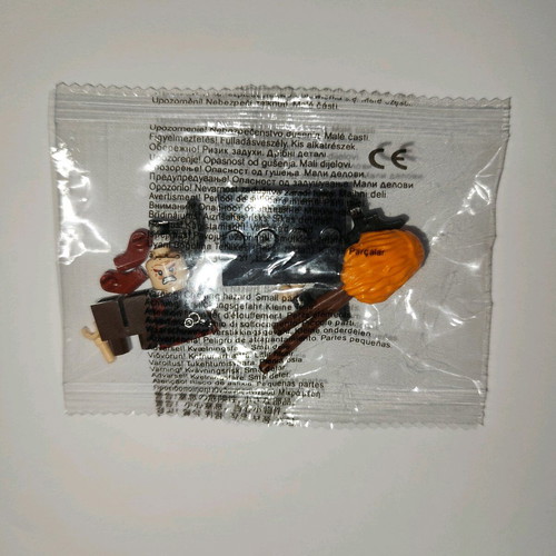 Gloin the Dwarf figure new with base and two axes LEPIN