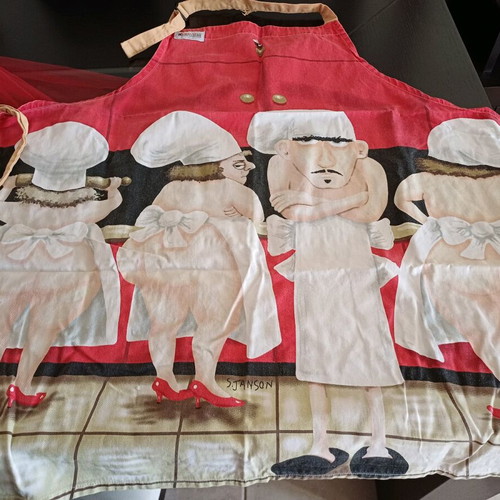 Maxwell Williams kitchen apron like new
