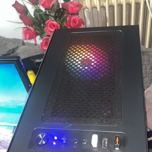 Vengeance Infinity-E4 Desktop PC with Athlon 3000G, 16GB RAM, 512GB SSD