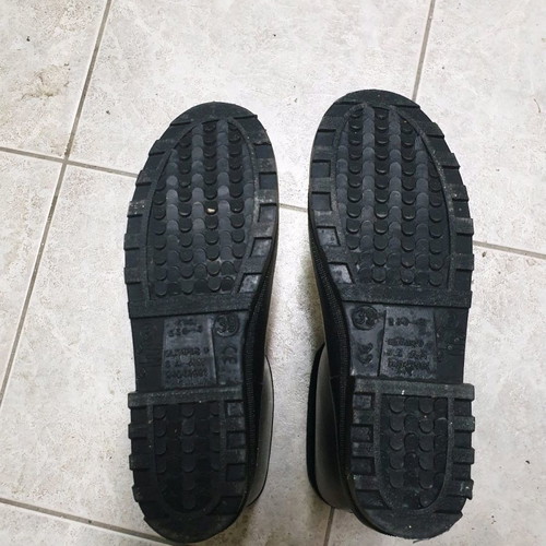 Galotses OLYMPOS size 39 new, black with fur lining