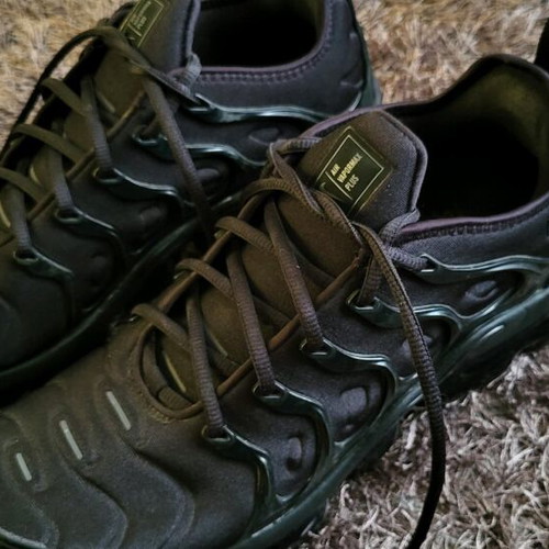 Nike VaporMax black sneakers like new, size 45