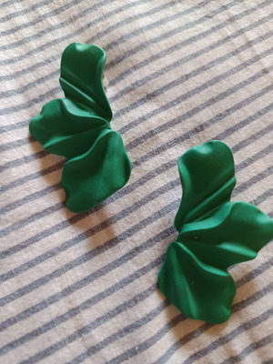 Flower earrings green, new