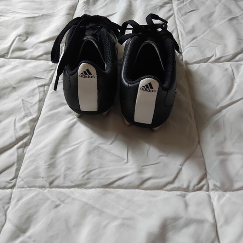 Adidas football shoes size 28 like new, black