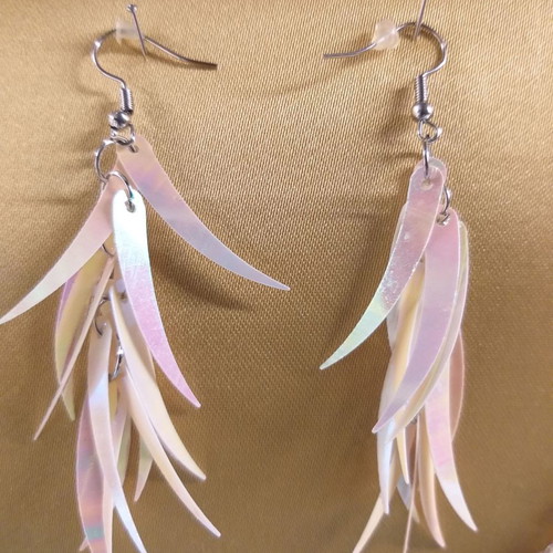Jewelry set necklace and earrings like white feathers new