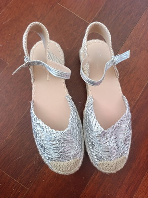 Silver espadrilles with strap, size 38