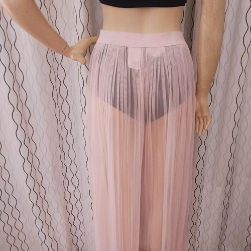 H&M Loves Coachella pleated mesh skirt in soft pink, like new, size 38/M
