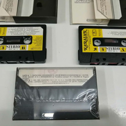 Karajan Dirige L'orchestra Filarmonica di Berlino cassette set like new, classical