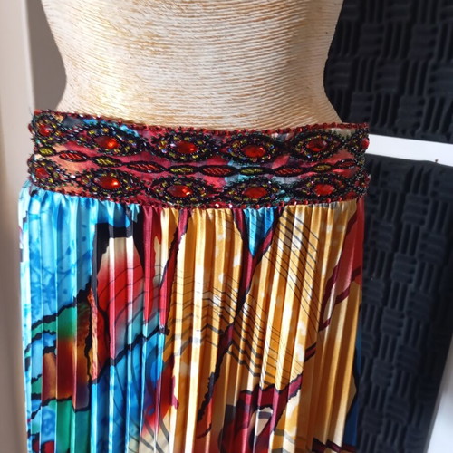 Vintage pleated skirt with embroidered beads size L used, colorful