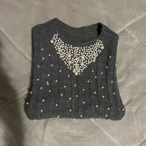 Sleeveless knitted vest with pearls like new, gray