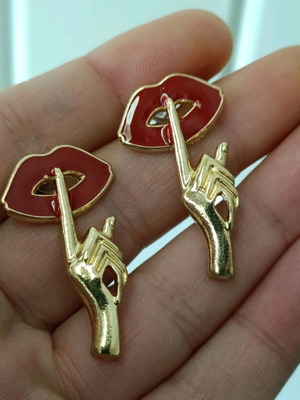 Retro stainless steel women's earrings new