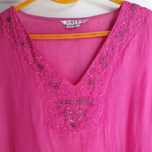 Zara tunic medium used, airy with cotton lining, embroidered fuchsia
