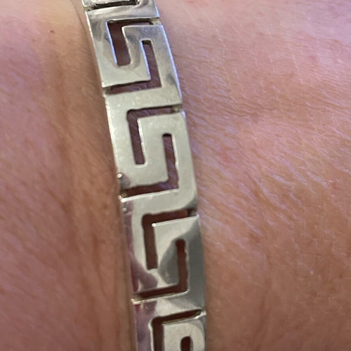 Silver 925 bracelet used with meander design