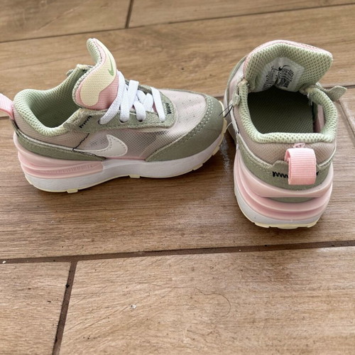 Nike Waffle One kids sneakers like new, pink green N22