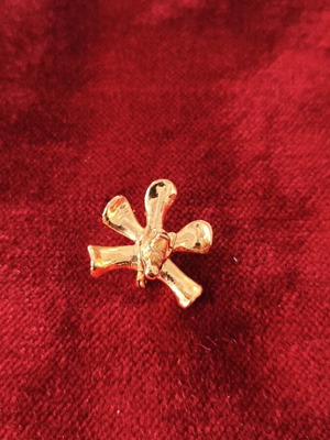 Gold-plated Singapore Orchid Brooch Pendant like new