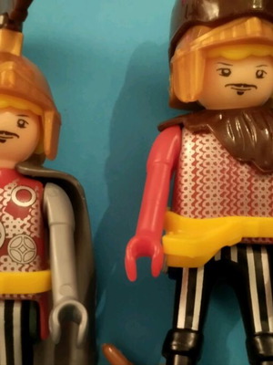 Playmobil two knights like new with accessories