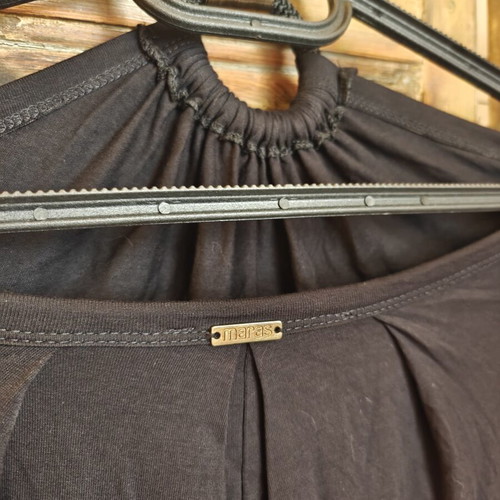 Maxi black elastic dress with gold detail Mara's Collection like new