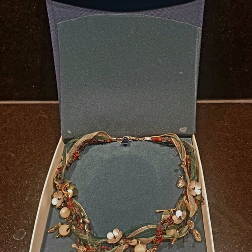 Beaded necklace with metal flowers new, handmade