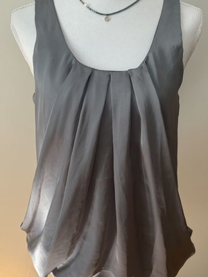 H&M satin gray sleeveless blouse size M like new