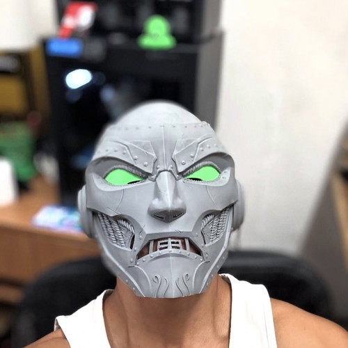 Dr. Doom mask new without elastic