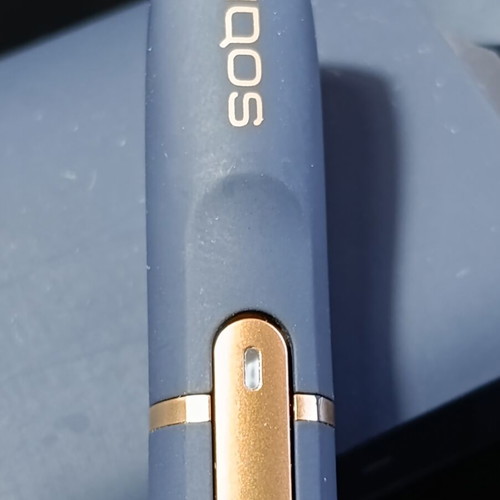 IQOS 2.4 Plus μεταχειρισμένο, σκούρο μπλε με HeatControl™ και Bluetooth