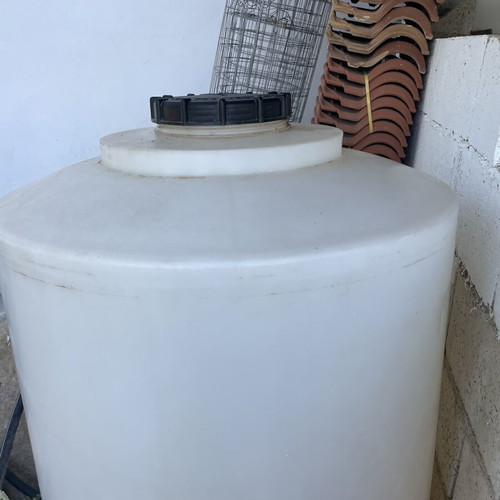 Oil container used, needs cleaning inside