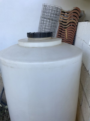 Oil container used, needs cleaning inside