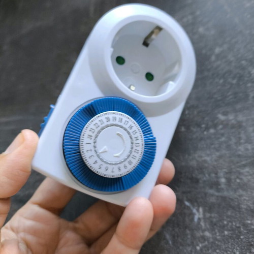 24-hour timer socket white like new