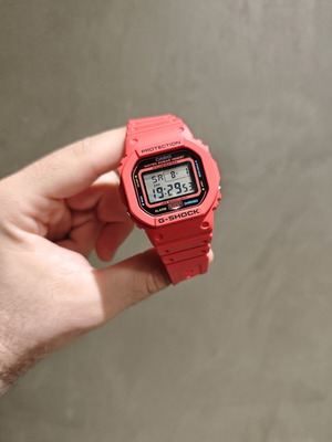 Casio G-SHOCK DW-5600EP-4 red watch like new
