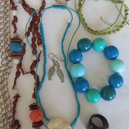 Various jewelry used, set of 8 pieces