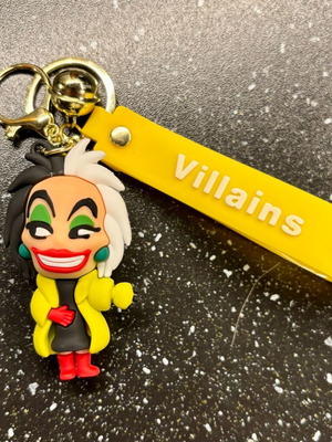 Cruella De Vil keychain like new, bag pendant