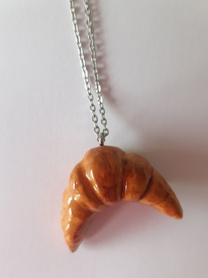 Croissant necklace new, brown and silver