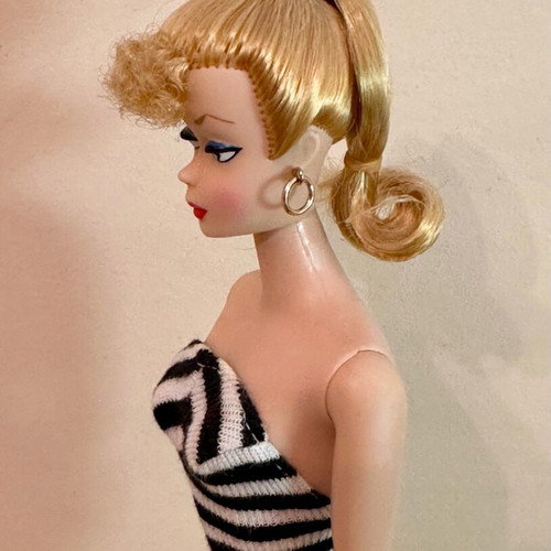 Collectible Barbie Reproduction of Iconic Barbie #1 1959 like new