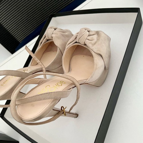 Γυναικεία πέδιλα Feng Shoe νούμερο 38, σαν καινούργιο, μπεζ καστόρι