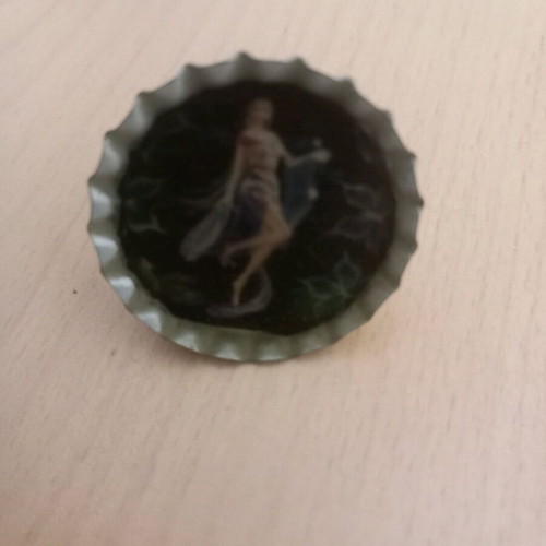 Beer cap ring like new, silver color