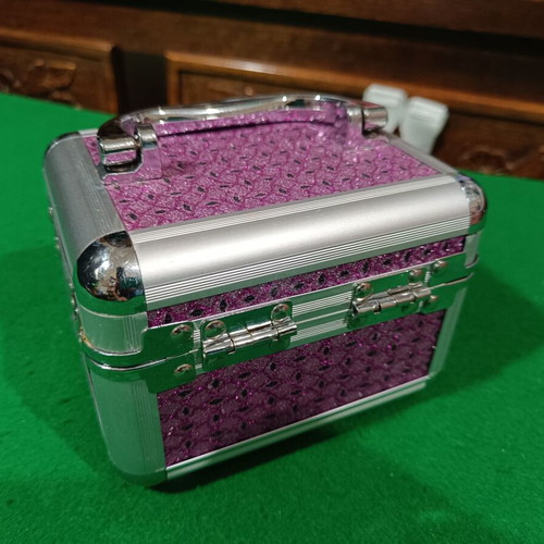 Jewelry box with lock in excellent condition