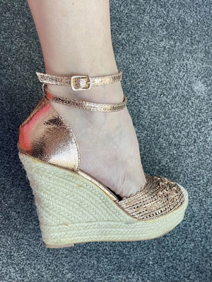 Espadrille platform sandals like new, champagne bronze color, size 38