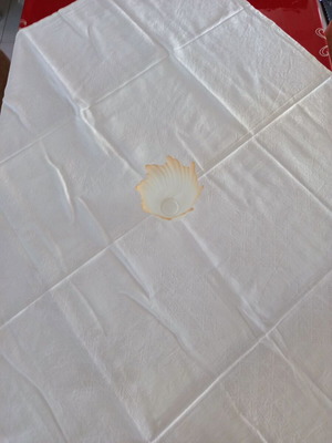 Handmade White Tablecloth with Damask Jacquard Patterns 135x162 cm like new