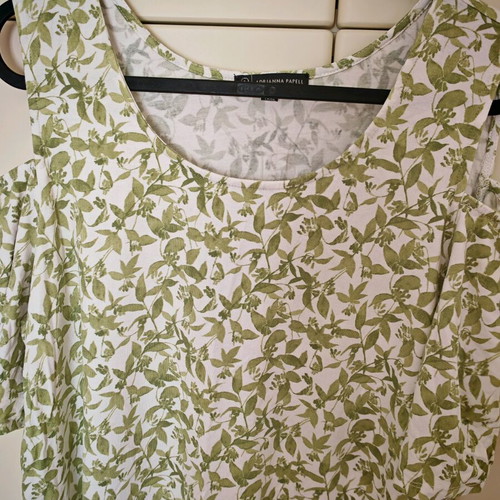 Adrianna Papell floral blouse size M like new