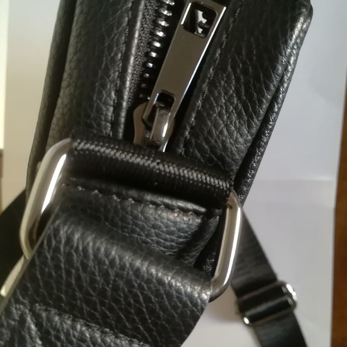 Men's shoulder bag like new, black leather