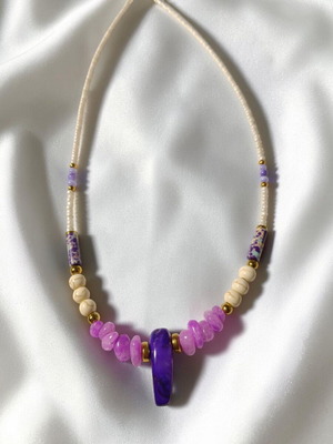 Amethyst Tide necklace new, purple shades with white details