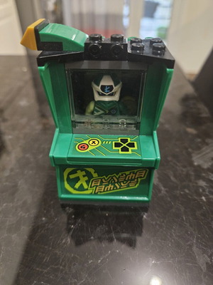 Lego Ninjago Lloyd Avatar Arcade Pod 71716 used, incomplete