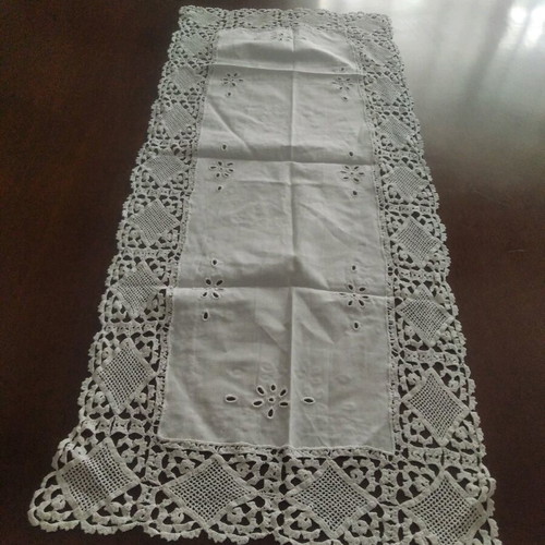 Vintage cut lace embroidery like new