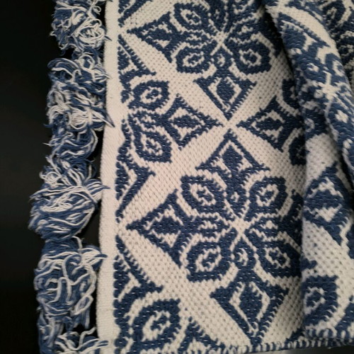 Handmade rug from India like new, blue and white