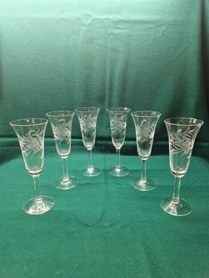 Engraved stem glasses like new