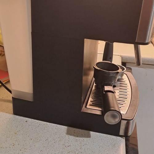 Rohnson Super Crema espresso machine with milk frother