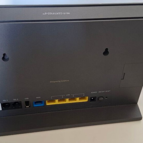 Vodafone Power Station Wi-Fi 6 Router SHG3060 and Huawei ONT HG8010Hv6-10 like new